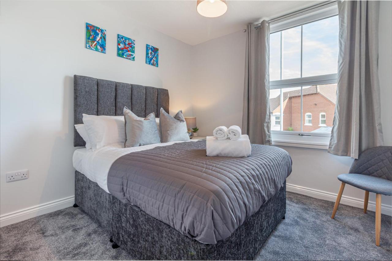 Host & Stay - The Bull Inn, 3 Double Rooms Fernhill Heath Exterior photo