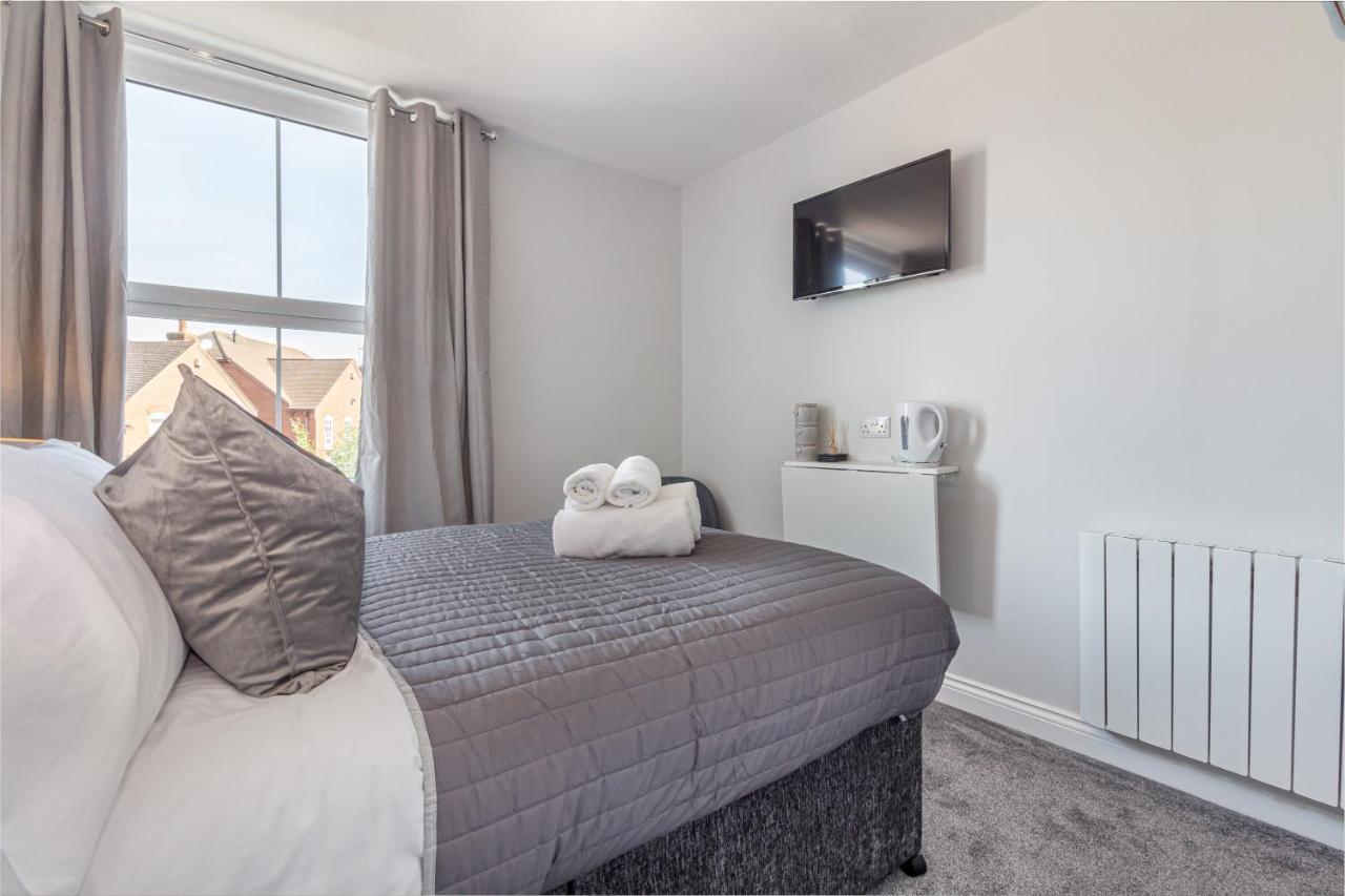 Host & Stay - The Bull Inn, 3 Double Rooms Fernhill Heath Exterior photo